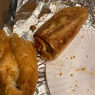 pics dont show how large the sandwich is.  Its big.