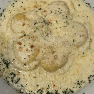 Baked Ravioli Alfredo