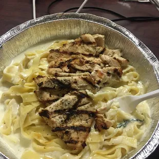 Fettuccine Alfredo with chicken