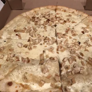 Alfredo Pizza with Chicken
