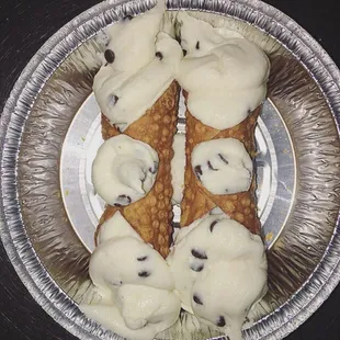 Canoli dessert is amazing