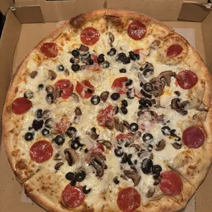 Alfredo Alfredo Pizza with customized toppings