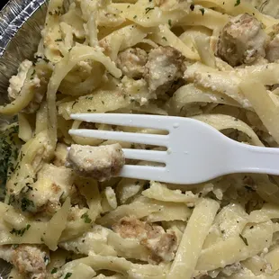 Bad alfredo sauce &amp; tiny pieces of chicken