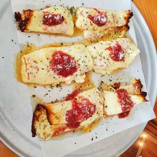 Keto pizza with pepperoni and ricotta