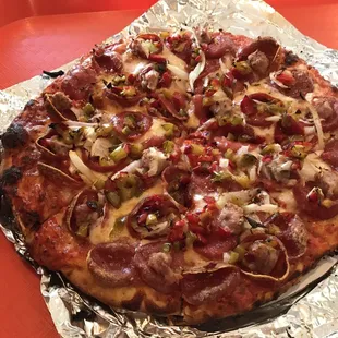 Deluxe pizza without mushrooms