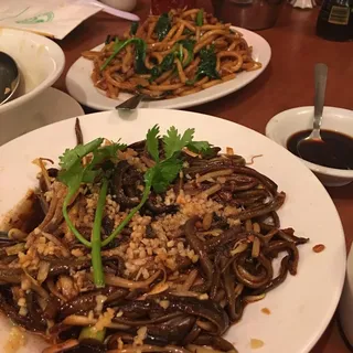 Shredded Eel with Yellow Chives