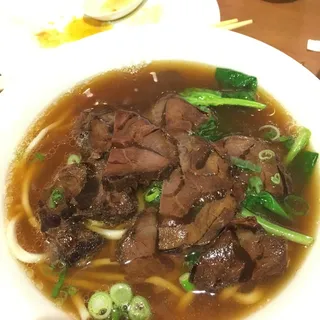 Sliced Braised Beef Noodle Soup