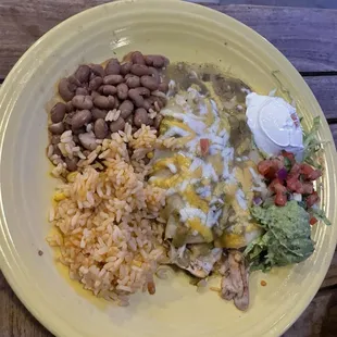 Cheese enchiladas with chicken and green sauce with rice &amp; beans
