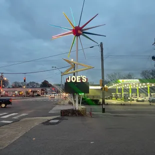 Joe&apos;s liquor store