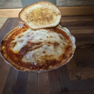 Lasagna and Garlic Toast