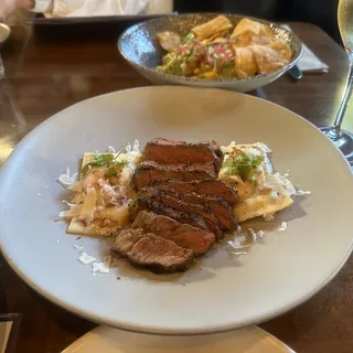 Steak & Ravioli Bianco