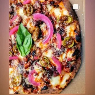 a close up of a pizza