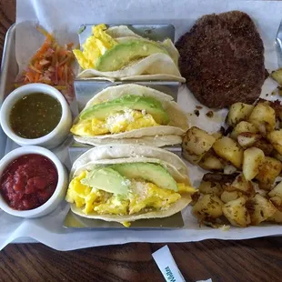 Corn shells got cool fast. But love the combination of food. Green salsa to acidic for my taste.