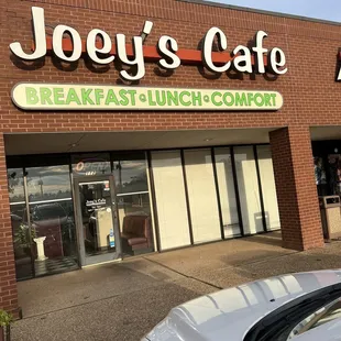 the outside of the restaurant