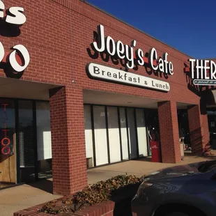 The outside of Joey's Cafe in Oklahoma City at May and 122nd.