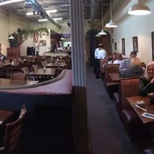 Joey's Cafe interior Oklahoma City - panoramic photo taken Jan 2014.  The interior is clean and comfortable.