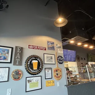 Inside dining a Joey's NY Pizza.