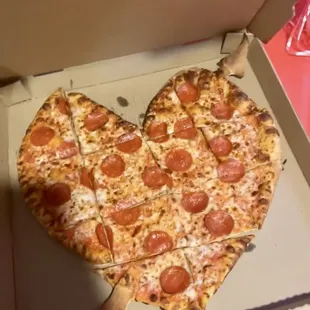 WE LOVE JOEYS PIZZA!! Their pizza is always so flavorful and the customer service is always sooooo amazing!!
