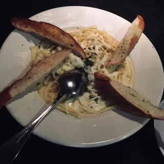 Fettuccine Alfredo