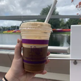 Nitro coffee with oat milk