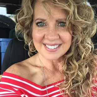 At Johan Hair Studio, our stylists Emily Ponce and Cathy Thompson, have curls and we understand curls!