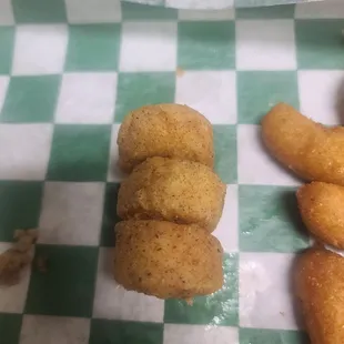It would take a person with a brain the size of a Daisy BB not to believe that these aren&apos;t really scallops.