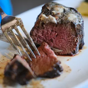 Filet mignon (med well) with truffle butter