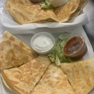 Wednesday special 2 quesadilla 10$