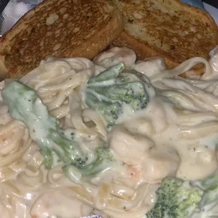 Shrimp &amp; broccoli Alfredo
