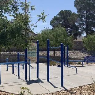 Fitness equipment with instruction guides