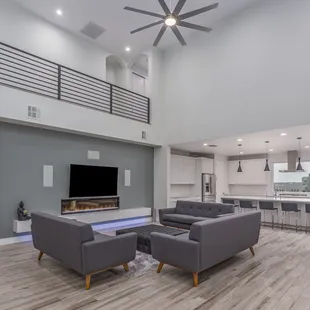 OakRidge Ct NE - 2018 Build