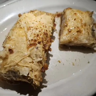 Left: Kadaifi, right: Baklava
