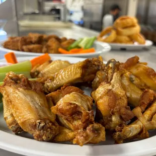 chicken wings, bbq chicken, fried chicken wings, food, bbq wings, chicken, fried chicken, chicken wings and fried chicken, poultry