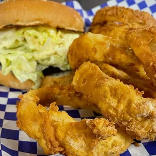 food, chicken wings and fried chicken