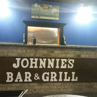 Johnnie's Bar &amp; Grill