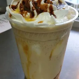 Johnnie's Java Snow Caramel Mocha