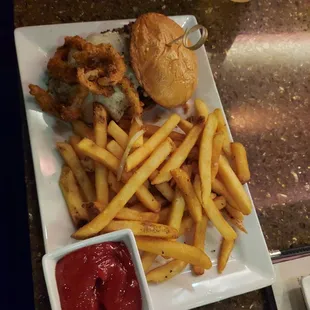 Rhythm and blue burger with battered fries