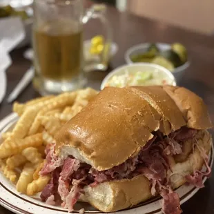 Johnnies's Deluxe Pastrami Plate