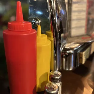 condiments and condiments