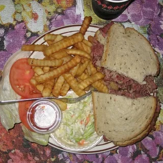 Johnnies's Deluxe Pastrami Plate