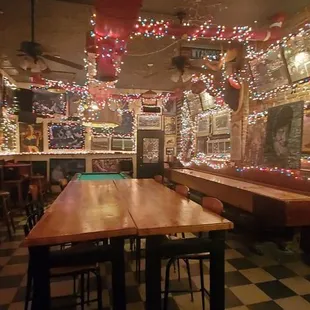 Johnnie's Sports Bar
