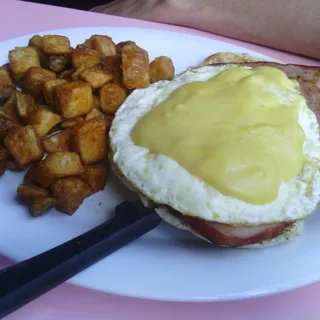Salem's Eggs Benedict Combo Platter