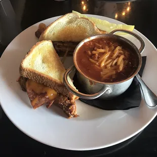 Three little pigs  sandwich and chili.