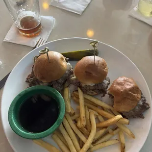 Prime rib sliders dryer than Arby's drive thru