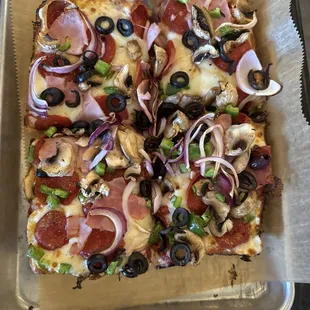 Supreme pizza small