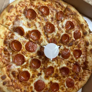 Medium 1 topping pepperoni pizza hand tossed