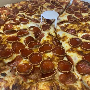 You know when the pepperoni makes cups on the pizza it&apos;s gonna be good! This was served with honey on the side and was amazing!