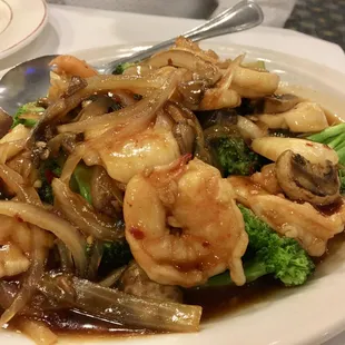 Yang Chow Shrimp and Scallops