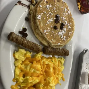 2 eggs 2 Eggs, 1 Meat and 2 Pancakes