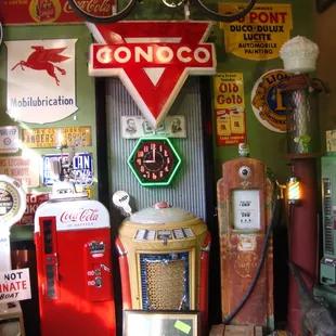 Front display area, view on the left (north).